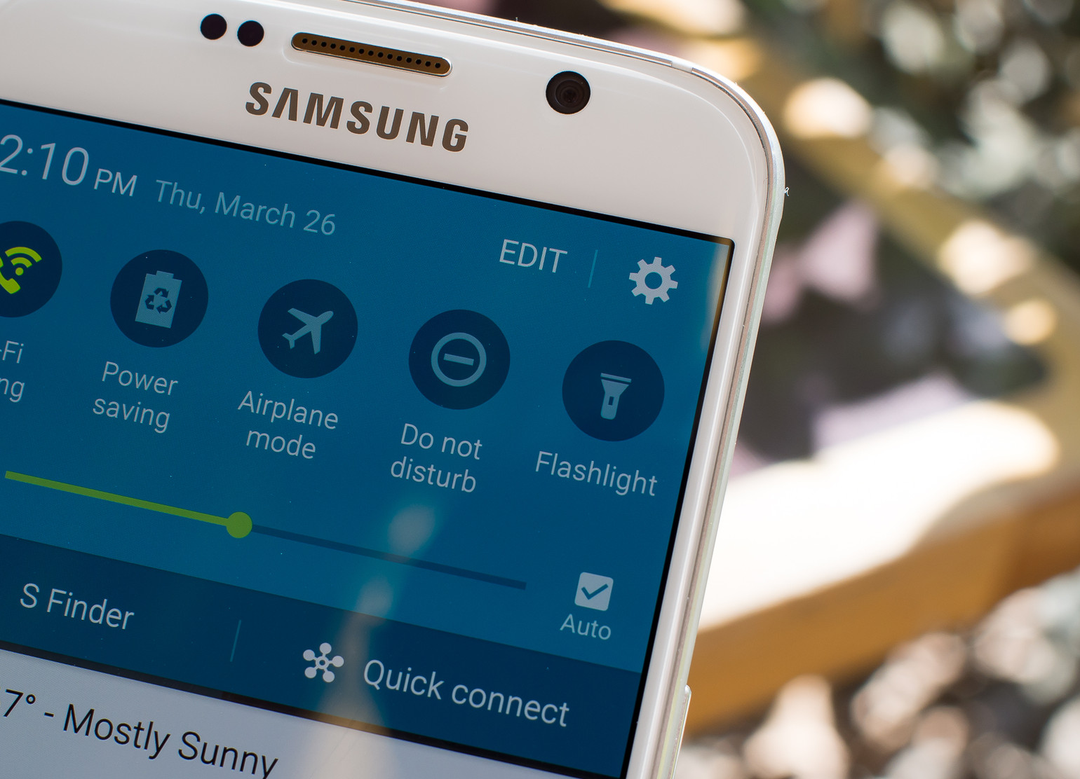 Самсунг 6 настройки. Samsung Galaxy фонарик. Фонарик в телефоне самсунг а 5. Циферблат на самсунг 2017 года. Калибровка на галакси s6.